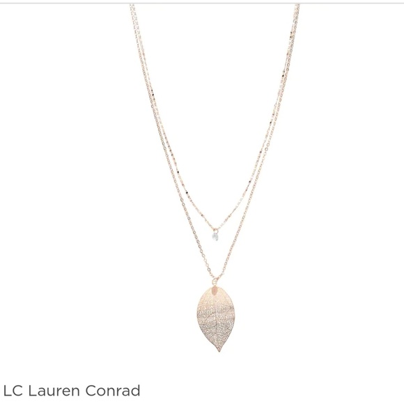 Layered Leaf Pendant Necklace
